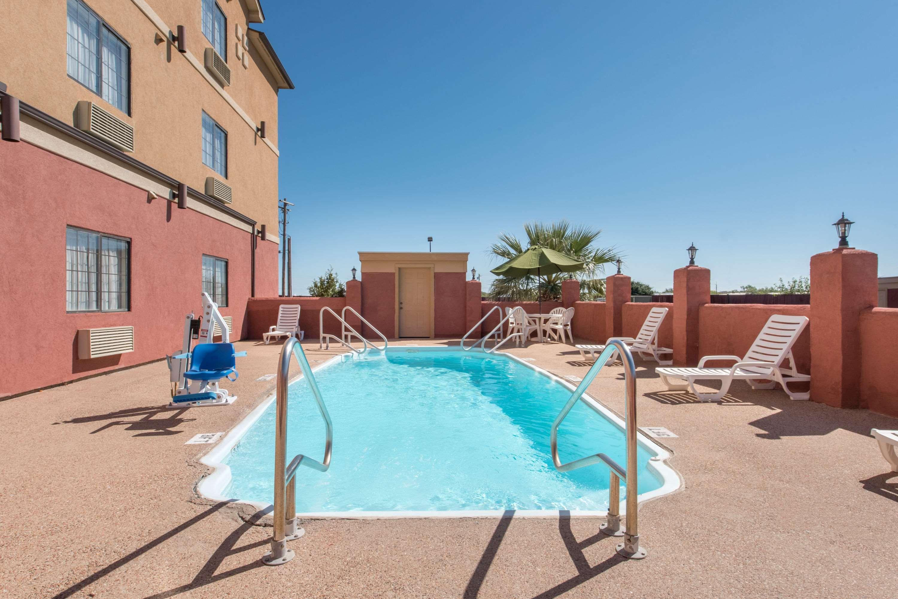 Super 8 By Wyndham Abilene South Hotel Exterior photo